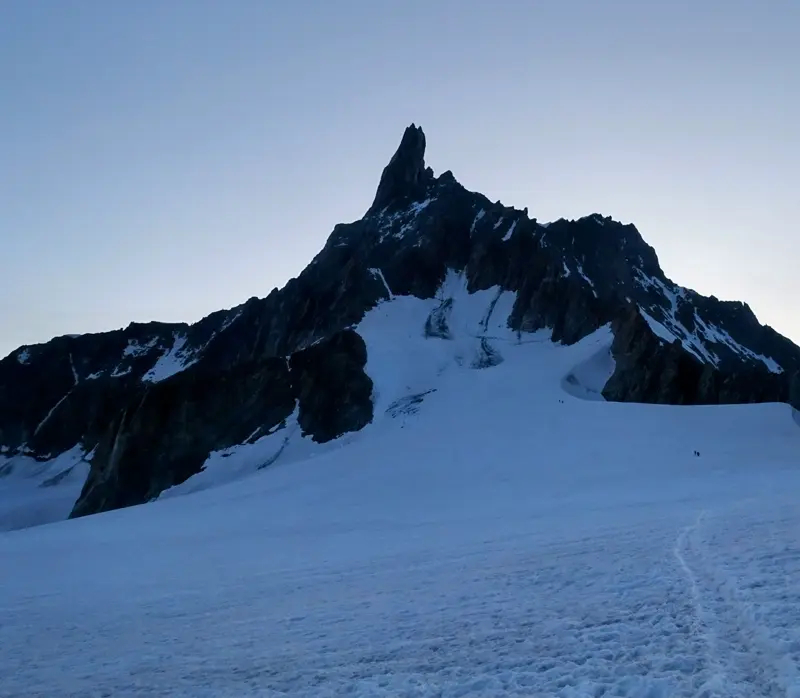 On the approach to the Dent du Géant